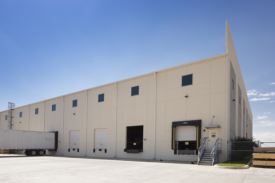 Loading doors